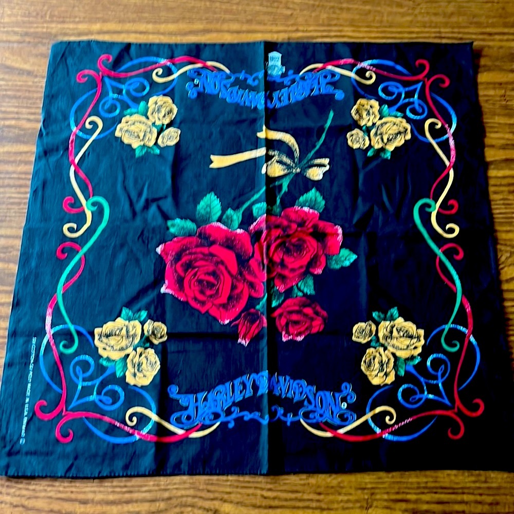 LNWOT Harley Davidson roses and scrolling bandana brilliant and bright